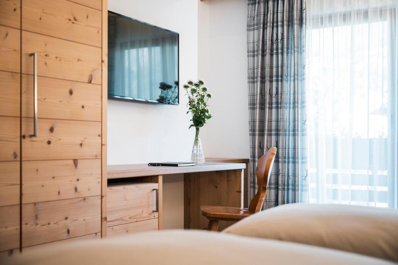 Piccolo Hotel Claudia No Pets San Vigilio Di Marebbe Exterior photo