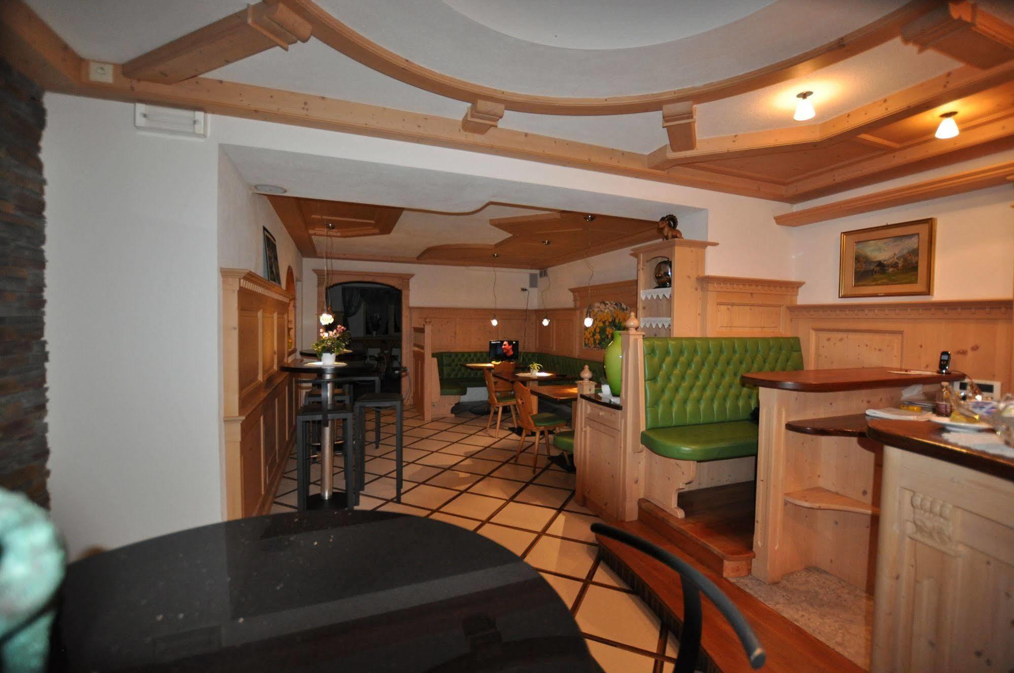 Piccolo Hotel Claudia No Pets San Vigilio Di Marebbe Exterior photo